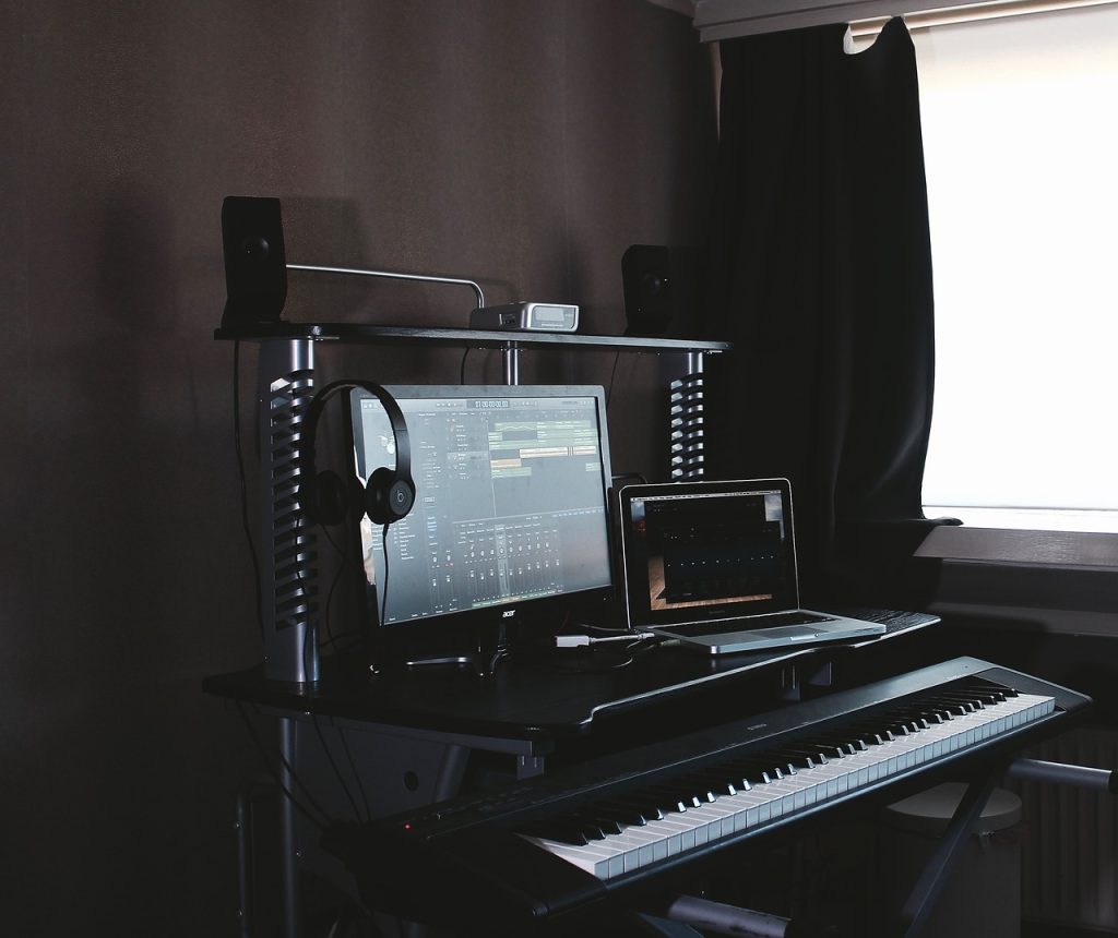 laptop, apple, macbook, computer, browser, research, work, music, room, piano, keyboard, headset, gray computer, gray music, gray laptop, gray work, gray apple, gray room, gray research, gray piano, gray keyboard, piano, piano, piano, piano, piano